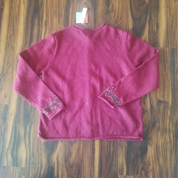 Beautiful Embroidered Sweater - Picture 4 of 4